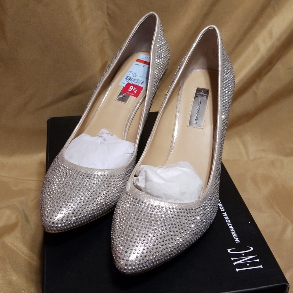 Beaded Pumps